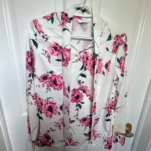 Floral printed women’s top.